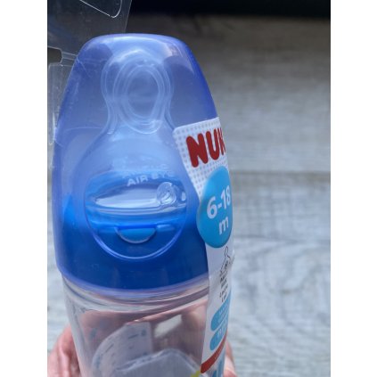 NUK My Love - Kojenecká lahev 6-18m, 250ml se silikonovou savičkou, modrá