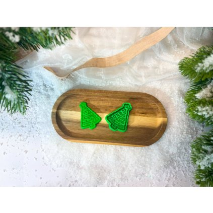 vykrajovatko_vanocni_stromecek_na_modelinu