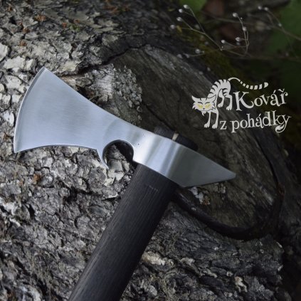 Ručně kovaná sekera valaška Vesna
