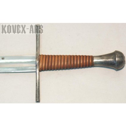 One-and-a-half handed sword