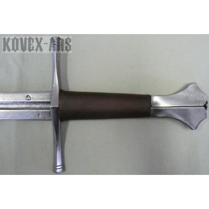 Single handed sword