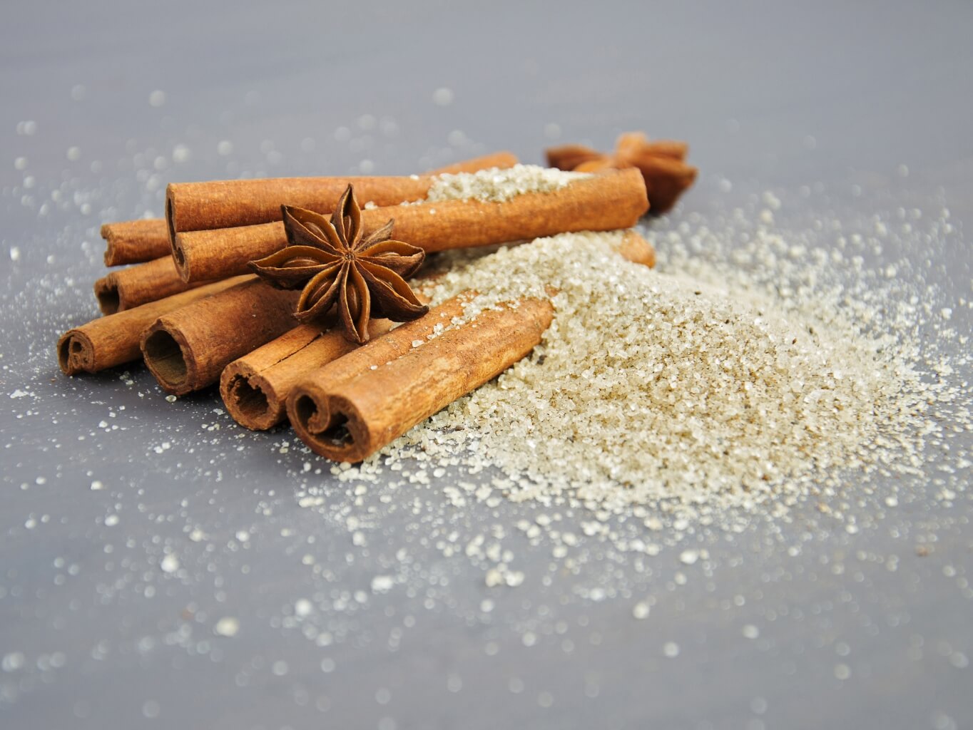 Dekorační skořice 30 g – přírodní hnědá skořice pro vánoční, podzimní a sváteční aranžmá, věnce a dekorace.