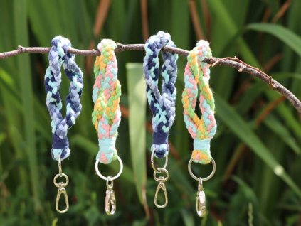 Klíčenka macrame 14 cm - kroucená