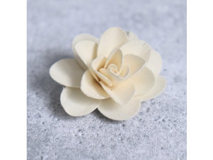 Dřevěná růže květ - smetanová