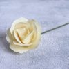 Dřevěná dekorační růže smetanová 7 cm detail květu