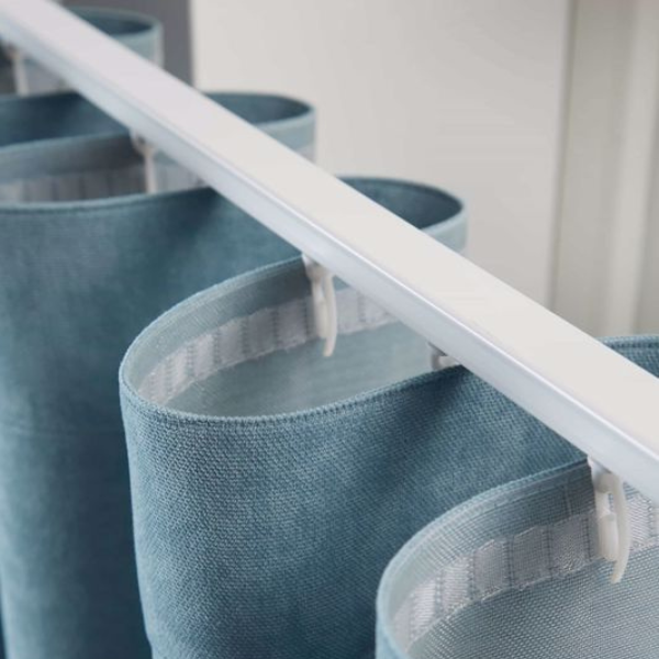 Kolik látky na Wave závěsy? Výpočet řasení 1:2,5 | kovovegarnyze.cz