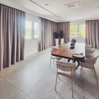 💪 Změna? Hotovo za pár hodin – výsledek na roky. ❤️ ✨Záclonové kolejnice na míru, bez nich závěsy parádu neudělají. 🪄...