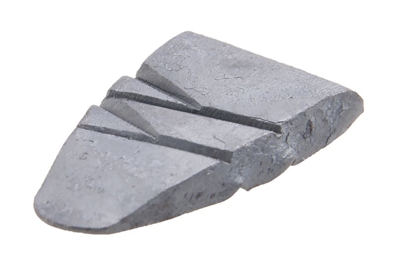 Klínek kovaný široký cca 22x32mm (odběr bal. 10ks) KUTIL Sklad7 8019442.00