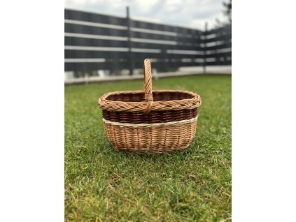 Fonott kosár barnával