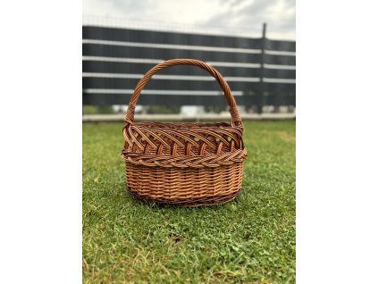 Fonott kosár sötét