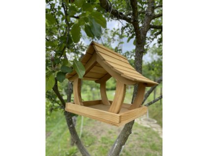 Fából készült madáretető, világos