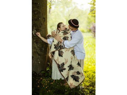 Lekki koc z wełny owczej liść