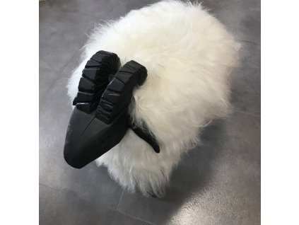 Krzesło białe duże owce