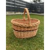 Kosz wiklinowy z brązowym paskiem