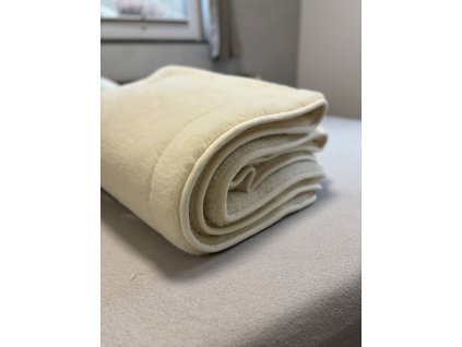 Obojestranska odeja iz bele ovčje volne