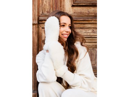 POLA gloves Ecru