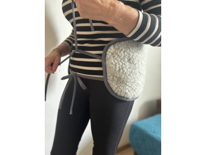 Ľadvinový pás z ovčej vlny sivý