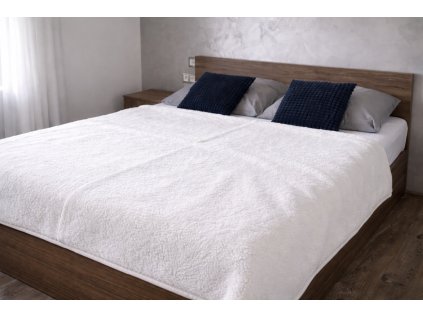 Prehoz na postel z ovčej vlny