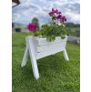 Drevený stojan na kvety biely