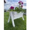 Drevený stojan na kvety biely