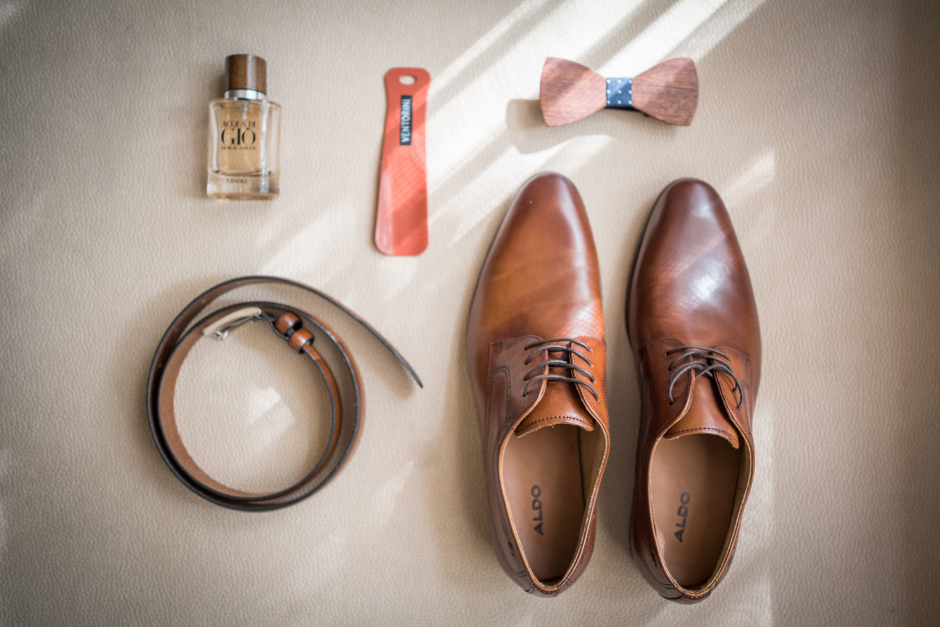 Stylové kožené doplňky na svatbu: Co rozhodně nesmí chybět?