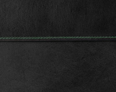 Pouzdro na notebook a tablet — černá kůže, zelená nit