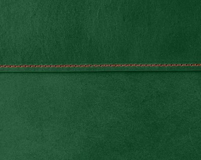 Pouzdro na notebook a tablet — zelená kůže, hnědá nit