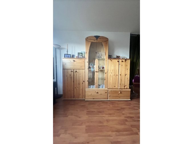 Obývací stěna z masivní borovice