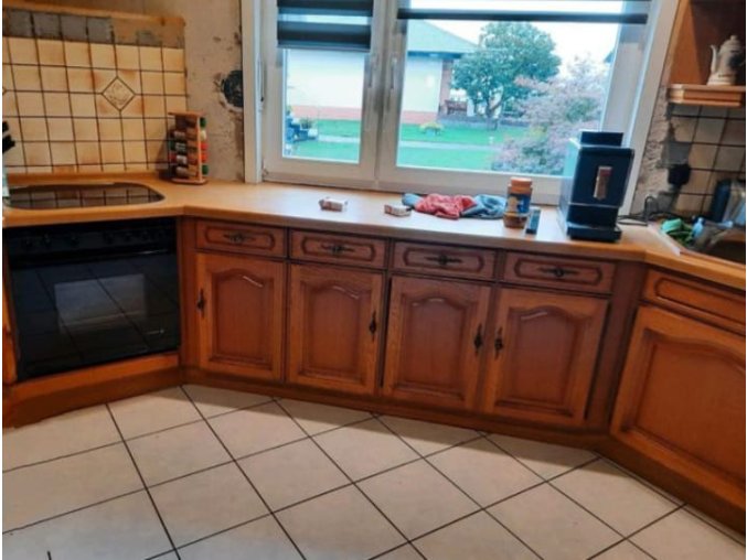 Kuchyňská linka z masivu se spotřebiči