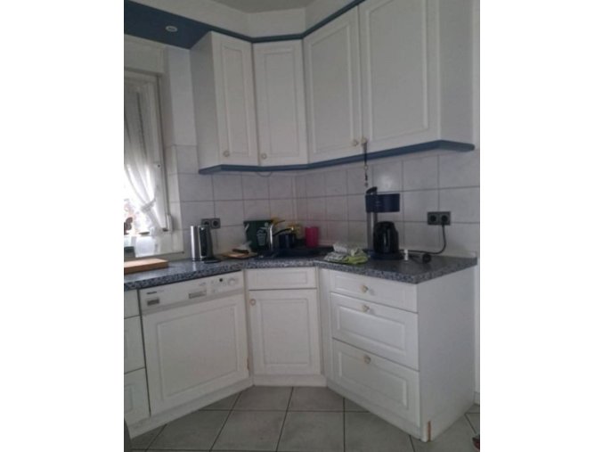 Venkovská kuchyňská linka s vestavěnými spotřebiči