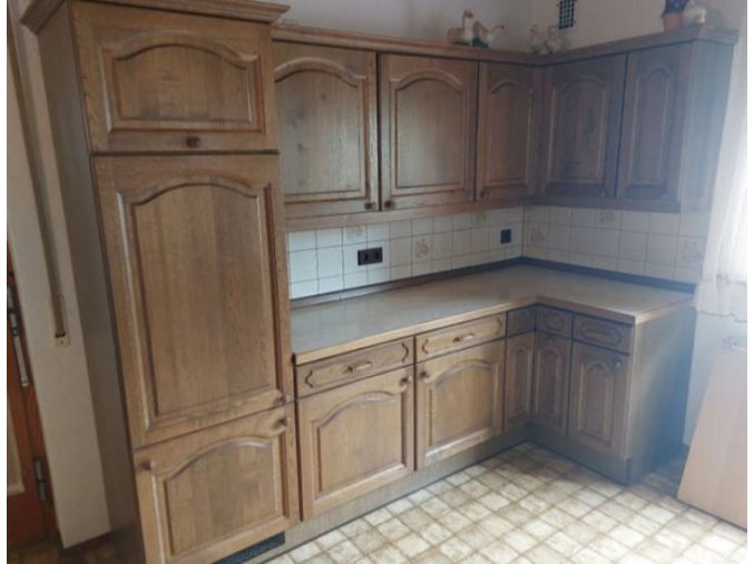 Selská dubová linka s jídelním koutem a spotřebiči