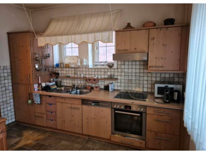 Venkovská kuchyně z masivu se spotřebiči