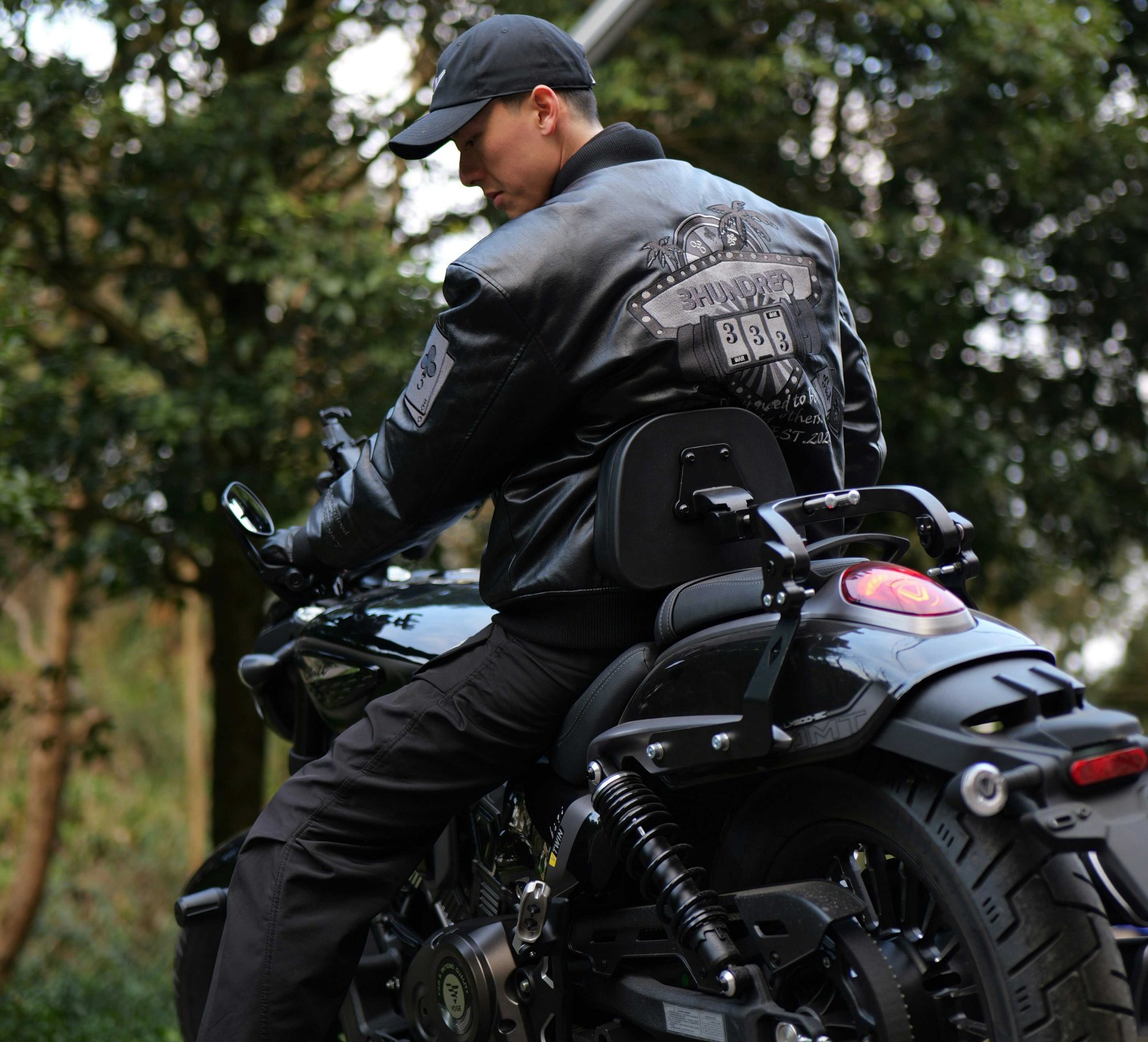 Kožená bunda na motorku – jak vybrat tu správnou