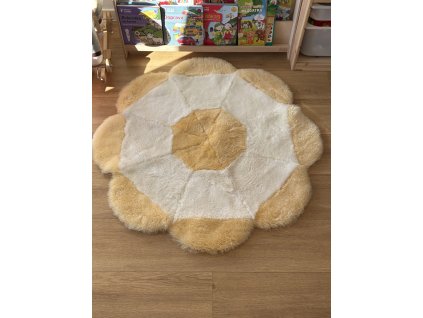 Koberec kvítek žlutý