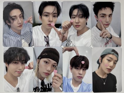 STRAY KIDS - KARMA (SOUNDWAVE PRE ORDER BENEFIT PHOTOCARDS)