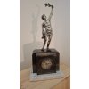 Figurální předválečné postříbřené hodiny Art Deco, výška 36cm