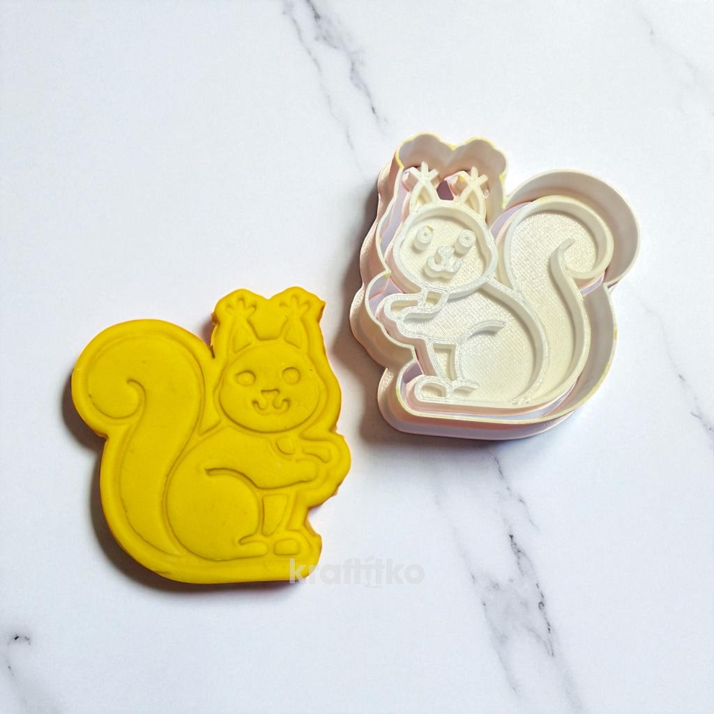 Veverka č.1 - vykrajovátko 2v1