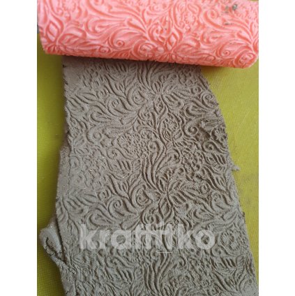 Váleček reliéfní - květiny celoplošné (Velikost 10 cm)
