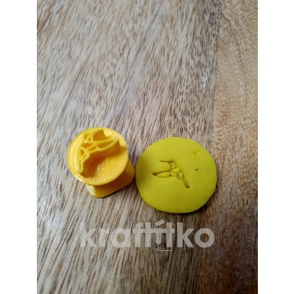 2235 kolibrik razitko