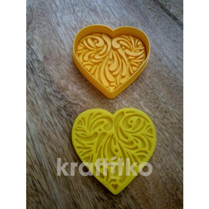 Srdíčko reliéfní č.2 - vykrajovátko 2v1 (Velikost 10 cm)
