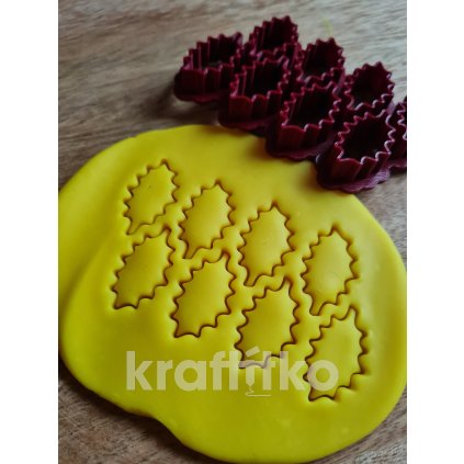 Lístky - cesmína 8ks (Velikost 10 cm)