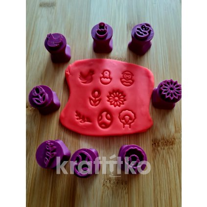 Sada B 8ks velikonočních/jarních razítek (Velikost 2 cm)