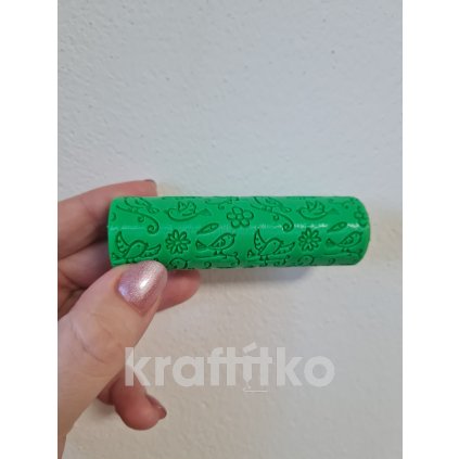 Váleček reliéfní -  ptáčci s kytičkami
