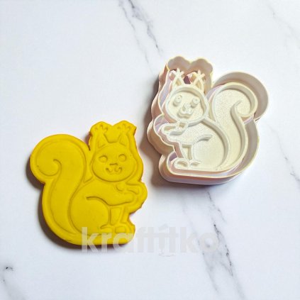 Veverka č.1 - vykrajovátko 2v1 (Velikost 10 cm)