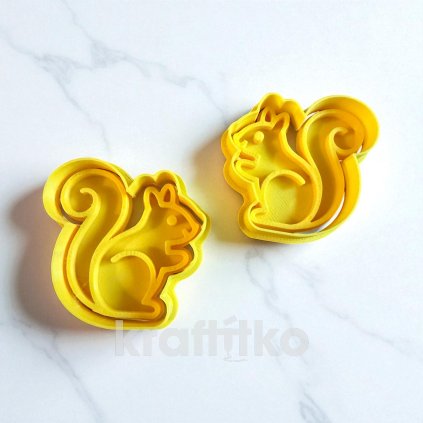 Veverka č.2 vlevo hledící - vykrajovátko 2v1 (Velikost 10 cm)