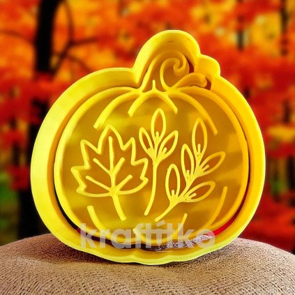 Dýně č.4 - kulatá s lístky (Velikost 10 cm)