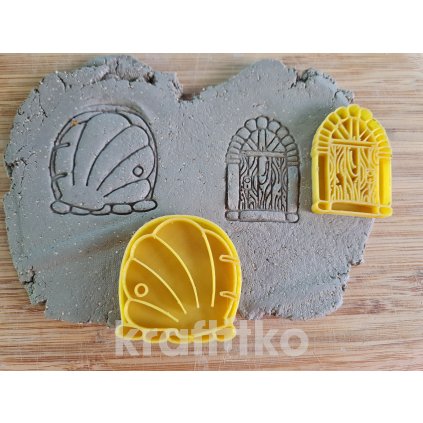 Dveře do domečku č.7 - mořská lastura (Velikost 10 cm)