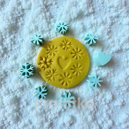 Sada 8 ks razítek - vločky a srdíčko (Velikost 1,5 cm)