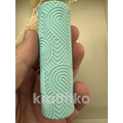 Váleček reliéfní - srdíčka č.2