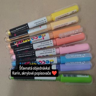 Karin, akrylové popisovače mají štětečkový hrot, skvěle kryjí a mají úžasně šťavnaté barvy 😃 #krajinaomalovanek...